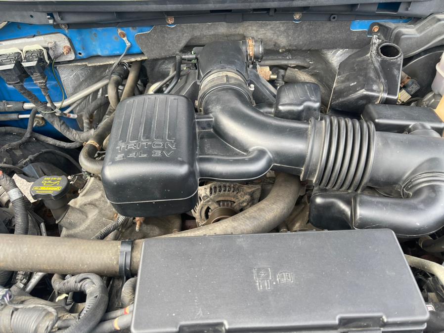 2010 Ford F-150 XLT 4WD Super Crew 5.4 V8, available for sale in East Windsor, Connecticut | Toro Auto. East Windsor, Connecticut 2010 Ford F-150 XLT 4WD Super Crew 5.4 V8, available for sale in East Windsor, Connecticut | Toro Auto. East Windsor, Connecticut