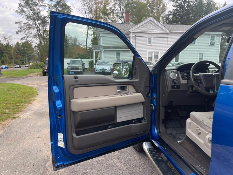 2010 Ford F-150 XLT 4WD Super Crew 5.4 V8, available for sale in East Windsor, Connecticut | Toro Auto. East Windsor, Connecticut 2010 Ford F-150 XLT 4WD Super Crew 5.4 V8, available for sale in East Windsor, Connecticut | Toro Auto. East Windsor, Connecticut