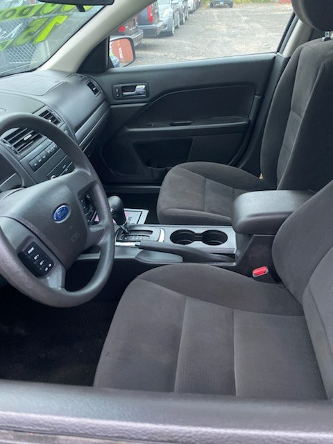 2008 Ford Fusion 4dr, available for sale in Wallingford, Connecticut | Universal Leasing LLC . Wallingford, Connecticut