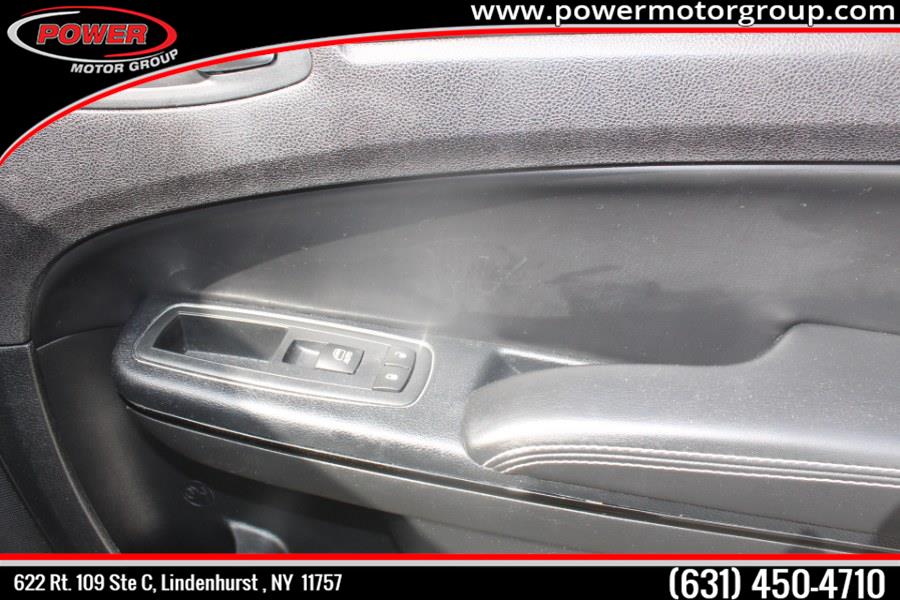 Used Chrysler 300 4dr Sdn 300S AWD 2016 | Power Motor Group. Lindenhurst, New York Used Chrysler 300 4dr Sdn 300S AWD 2016 | Power Motor Group. Lindenhurst, New York