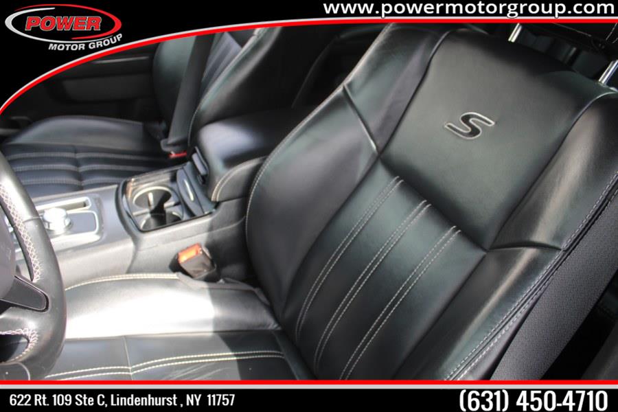 Used Chrysler 300 4dr Sdn 300S AWD 2016 | Power Motor Group. Lindenhurst, New York Used Chrysler 300 4dr Sdn 300S AWD 2016 | Power Motor Group. Lindenhurst, New York