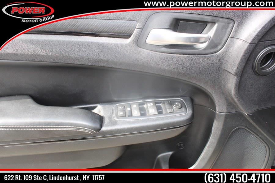Used Chrysler 300 4dr Sdn 300S AWD 2016 | Power Motor Group. Lindenhurst, New York Used Chrysler 300 4dr Sdn 300S AWD 2016 | Power Motor Group. Lindenhurst, New York