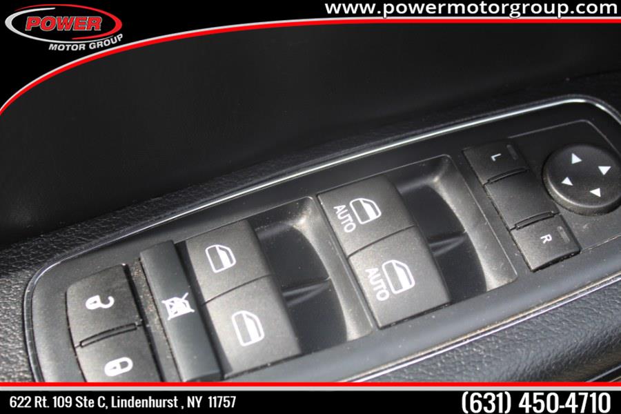 Used Chrysler 300 4dr Sdn 300S AWD 2016 | Power Motor Group. Lindenhurst, New York Used Chrysler 300 4dr Sdn 300S AWD 2016 | Power Motor Group. Lindenhurst, New York