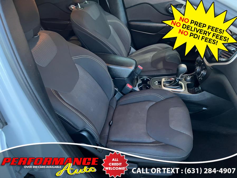 2016 Jeep Cherokee 4WD 4dr Latitude, available for sale in Bohemia, New York | Performance Auto Inc. Bohemia, New York 2016 Jeep Cherokee 4WD 4dr Latitude, available for sale in Bohemia, New York | Performance Auto Inc. Bohemia, New York