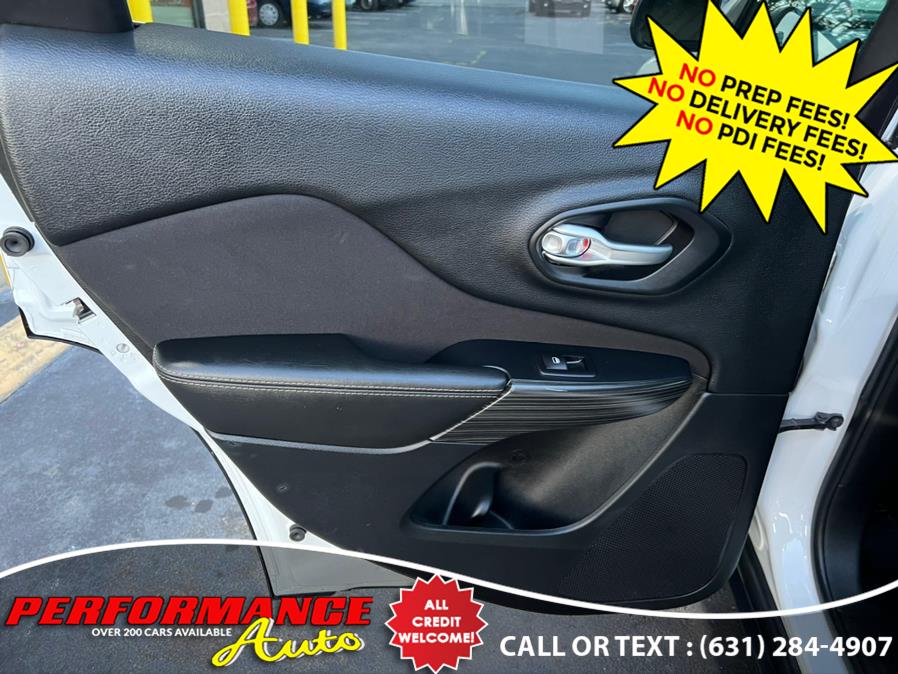 2016 Jeep Cherokee 4WD 4dr Latitude, available for sale in Bohemia, New York | Performance Auto Inc. Bohemia, New York 2016 Jeep Cherokee 4WD 4dr Latitude, available for sale in Bohemia, New York | Performance Auto Inc. Bohemia, New York