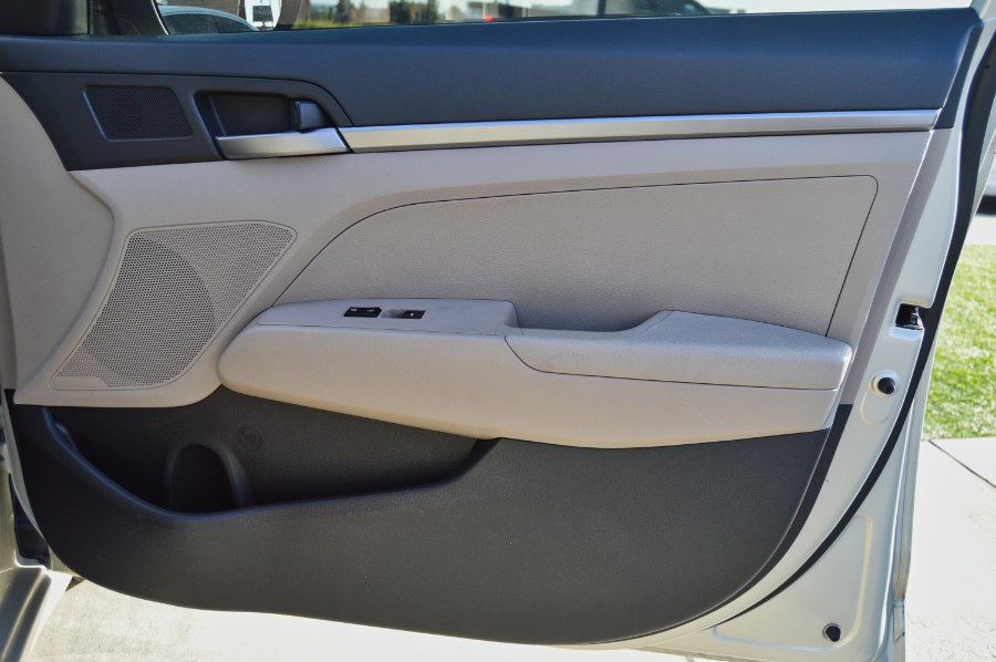 Used Hyundai Elantra SE 2.0L Auto PZEV (Ulsan) *Ltd Avail* 2017 | Fusion Motors Inc. Moreno Valley, California Used Hyundai Elantra SE 2.0L Auto PZEV (Ulsan) *Ltd Avail* 2017 | Fusion Motors Inc. Moreno Valley, California