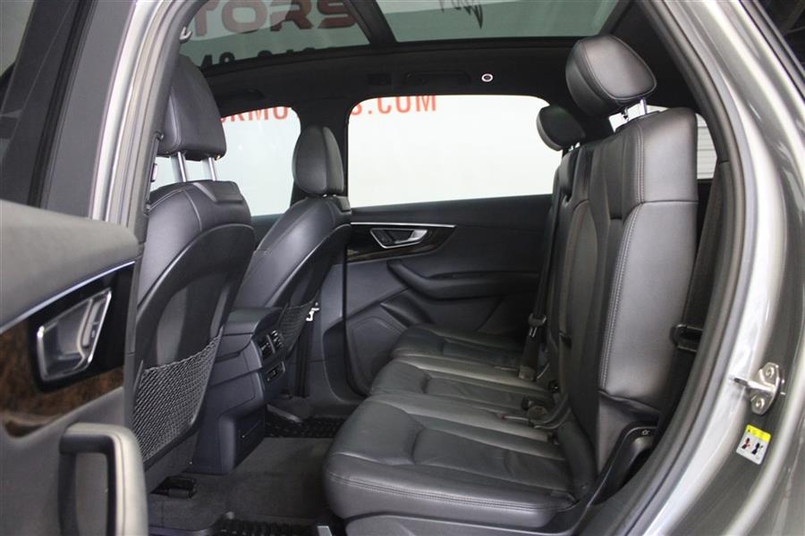 Used Audi Q7 PREMIUM PLUS 2017 | Fast Track Motors. Paterson, New Jersey Used Audi Q7 PREMIUM PLUS 2017 | Fast Track Motors. Paterson, New Jersey