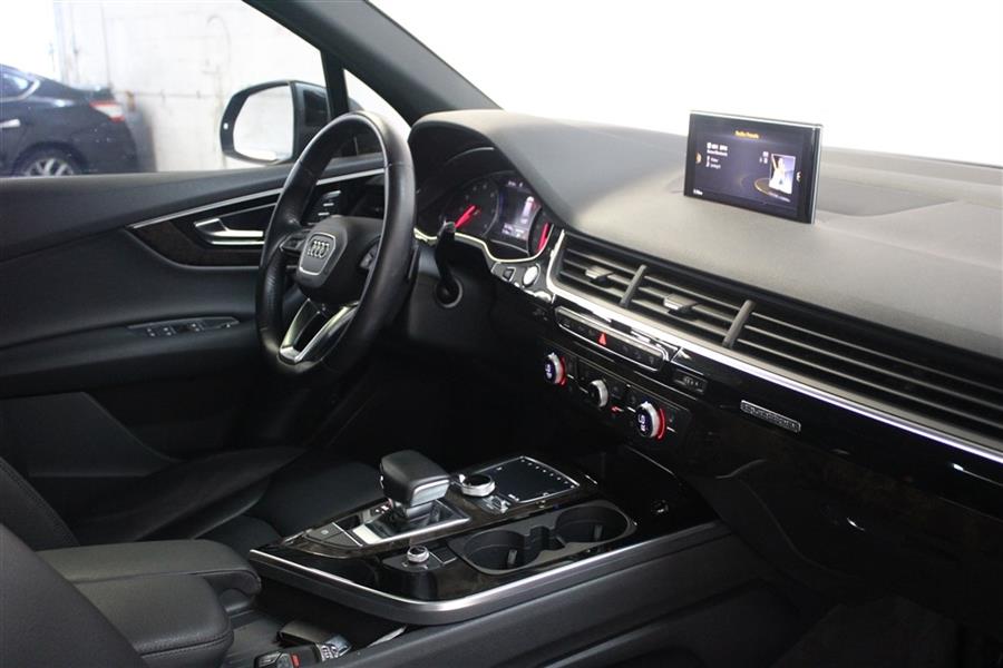 Used Audi Q7 PREMIUM PLUS 2017 | Fast Track Motors. Paterson, New Jersey Used Audi Q7 PREMIUM PLUS 2017 | Fast Track Motors. Paterson, New Jersey
