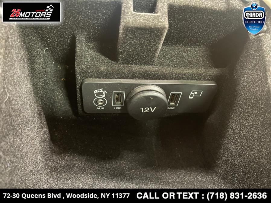 Used Land Rover Range Rover Evoque 5dr HB SE 2016 | 26 Motors Queens. Woodside, New York Used Land Rover Range Rover Evoque 5dr HB SE 2016 | 26 Motors Queens. Woodside, New York
