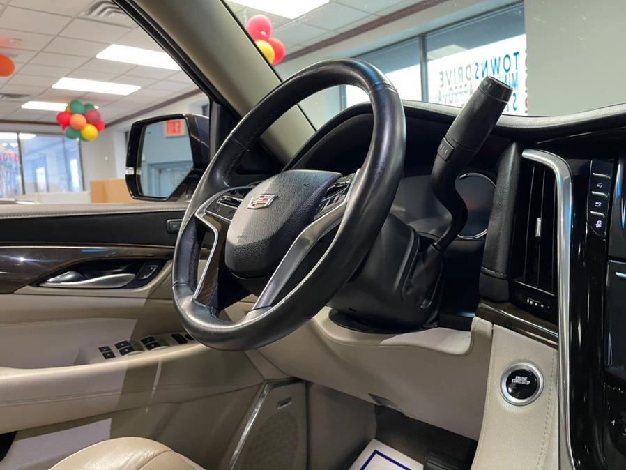 Used Cadillac Escalade 4WD 4dr Premium Luxury 2018 | 5 Towns Drive. Inwood, New York Used Cadillac Escalade 4WD 4dr Premium Luxury 2018 | 5 Towns Drive. Inwood, New York