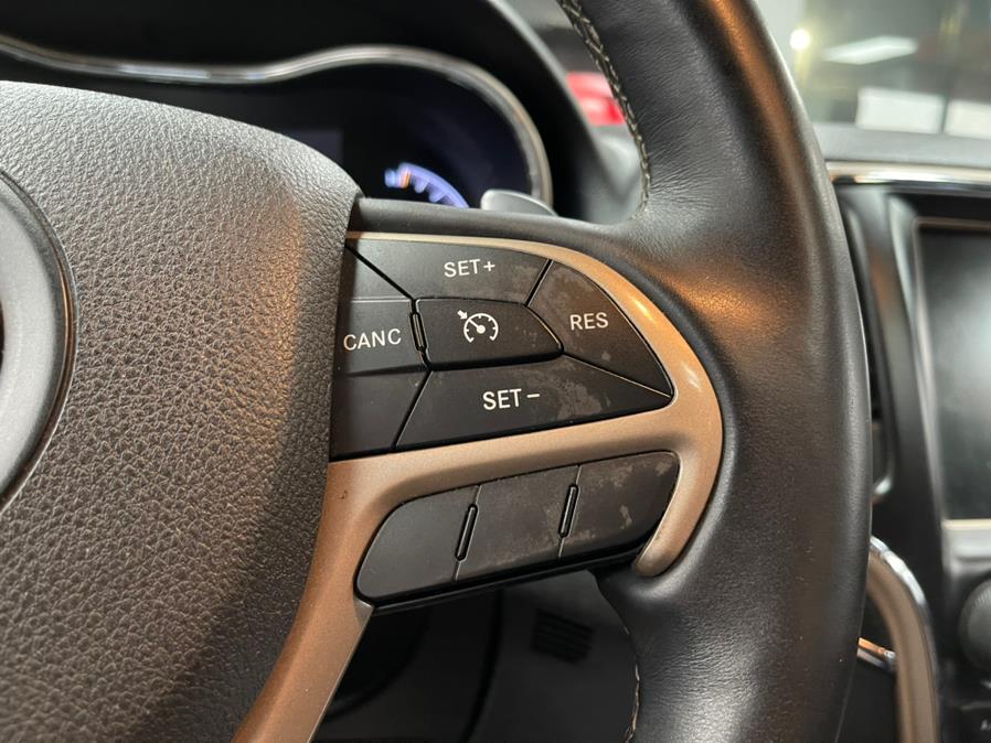 Used Jeep Grand Cherokee Limited 4x4 2017 | 5 Towns Drive. Inwood, New York Used Jeep Grand Cherokee Limited 4x4 2017 | 5 Towns Drive. Inwood, New York