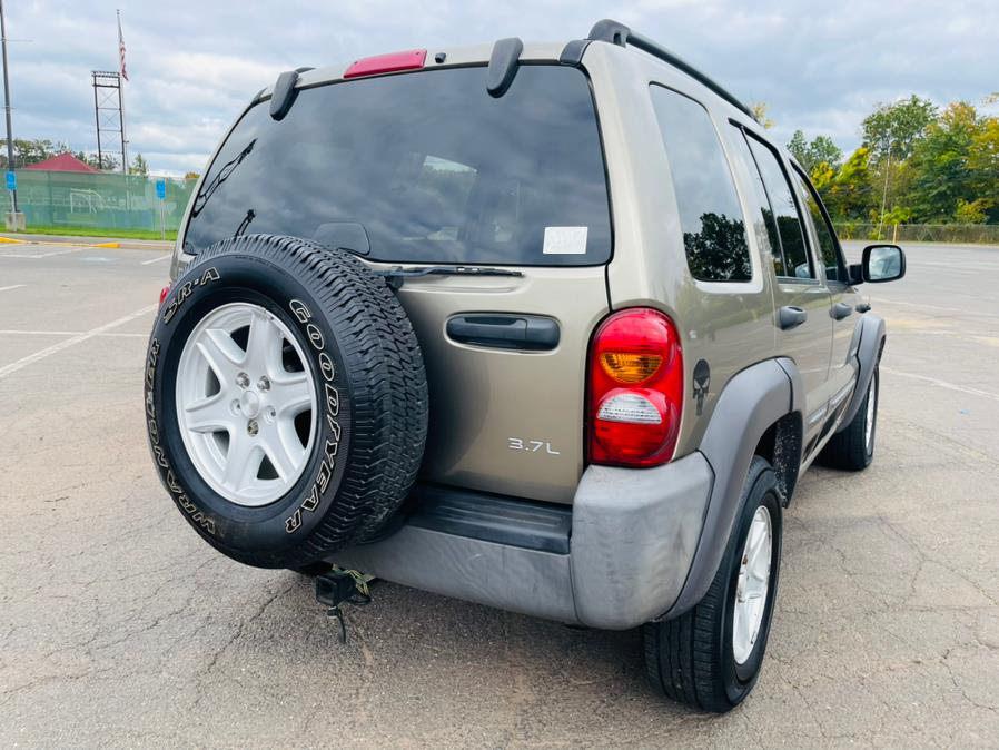 Used Jeep Liberty 4dr Sport 4WD 2004 | Supreme Automotive. New Britain, Connecticut Used Jeep Liberty 4dr Sport 4WD 2004 | Supreme Automotive. New Britain, Connecticut