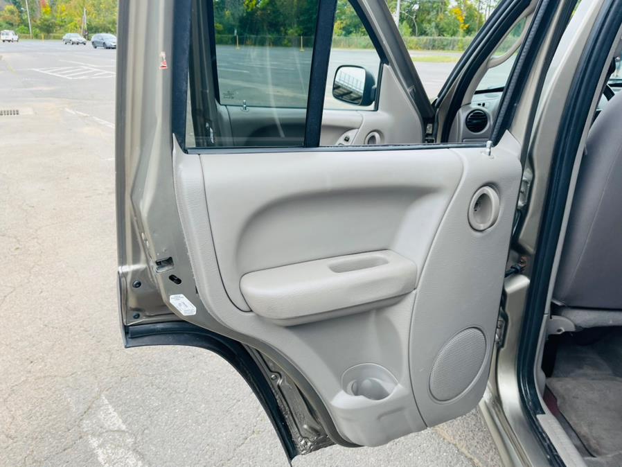 Used Jeep Liberty 4dr Sport 4WD 2004 | Supreme Automotive. New Britain, Connecticut Used Jeep Liberty 4dr Sport 4WD 2004 | Supreme Automotive. New Britain, Connecticut