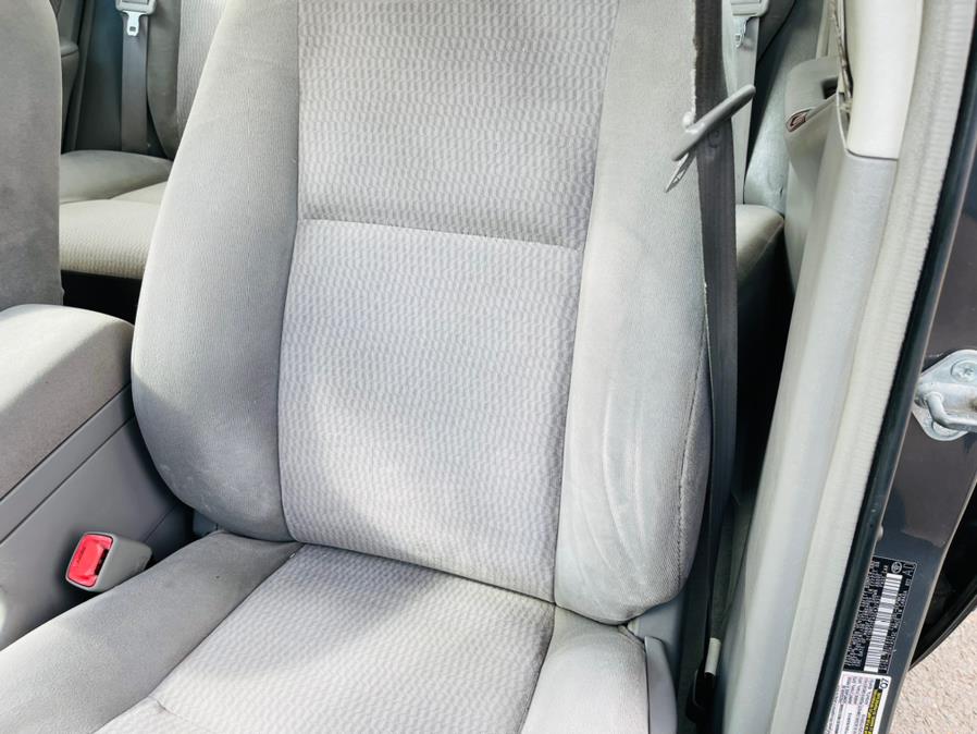 Used Toyota Corolla 4dr Sdn LE Auto 2005 | Supreme Automotive. New Britain, Connecticut Used Toyota Corolla 4dr Sdn LE Auto 2005 | Supreme Automotive. New Britain, Connecticut