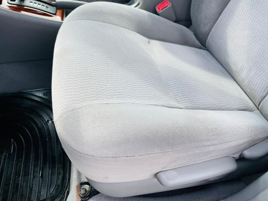 Used Toyota Corolla 4dr Sdn LE Auto 2005 | Supreme Automotive. New Britain, Connecticut Used Toyota Corolla 4dr Sdn LE Auto 2005 | Supreme Automotive. New Britain, Connecticut