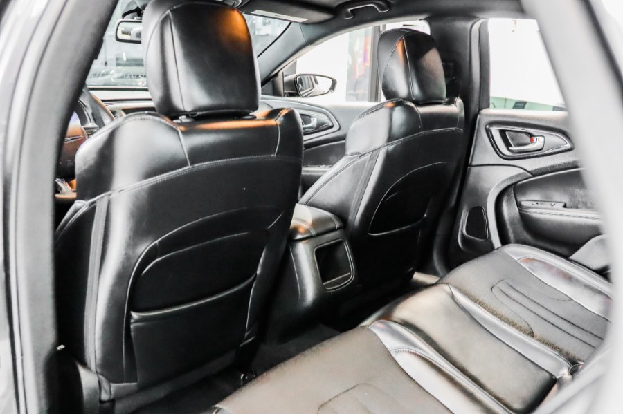 Used Chrysler 200 4dr Sdn S AWD 2015 | 26 Motors Corp. Bronx, New York Used Chrysler 200 4dr Sdn S AWD 2015 | 26 Motors Corp. Bronx, New York