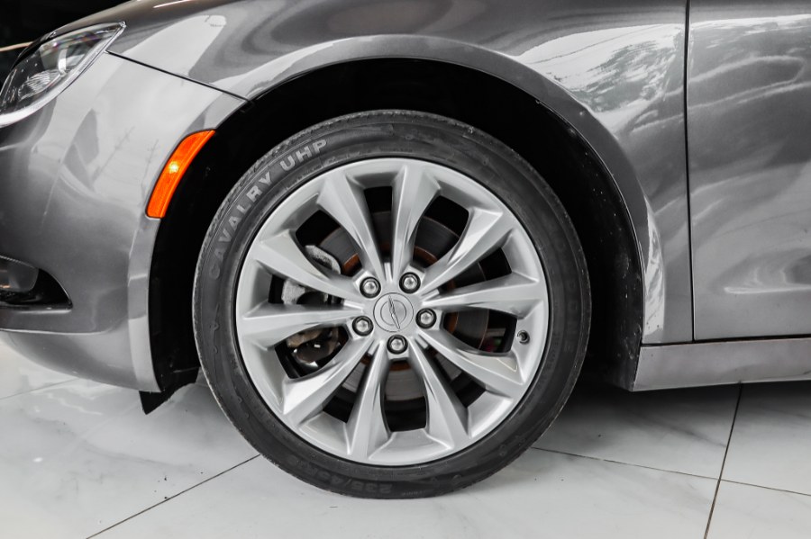Used Chrysler 200 4dr Sdn S AWD 2015 | 26 Motors Corp. Bronx, New York Used Chrysler 200 4dr Sdn S AWD 2015 | 26 Motors Corp. Bronx, New York