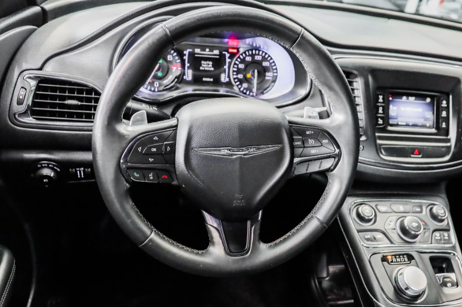 Used Chrysler 200 4dr Sdn S AWD 2015 | 26 Motors Corp. Bronx, New York Used Chrysler 200 4dr Sdn S AWD 2015 | 26 Motors Corp. Bronx, New York