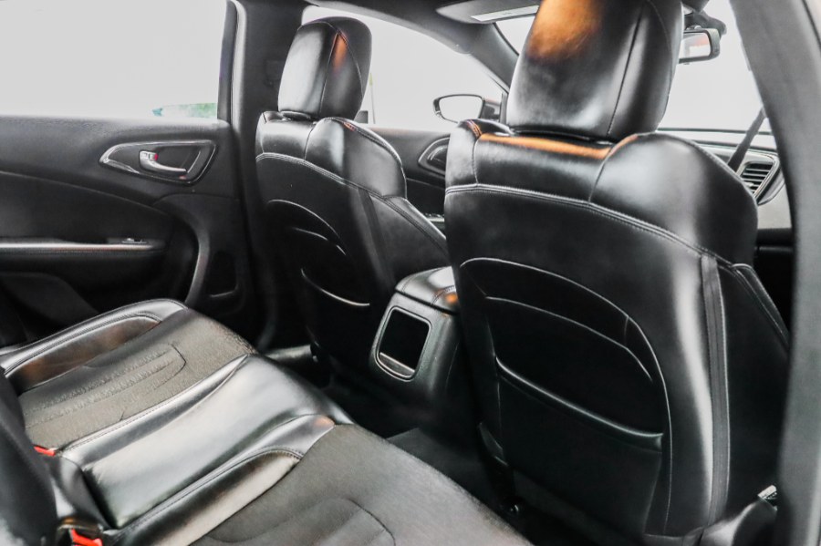 Used Chrysler 200 4dr Sdn S AWD 2015 | 26 Motors Corp. Bronx, New York Used Chrysler 200 4dr Sdn S AWD 2015 | 26 Motors Corp. Bronx, New York