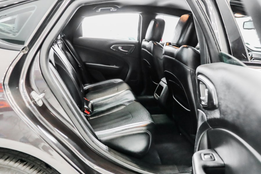 Used Chrysler 200 4dr Sdn S AWD 2015 | 26 Motors Corp. Bronx, New York Used Chrysler 200 4dr Sdn S AWD 2015 | 26 Motors Corp. Bronx, New York