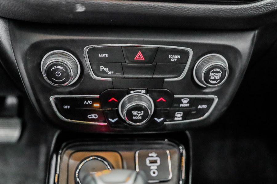 Used Jeep Compass Latitude 4x4 2018 | 26 Motors Corp. Bronx, New York Used Jeep Compass Latitude 4x4 2018 | 26 Motors Corp. Bronx, New York