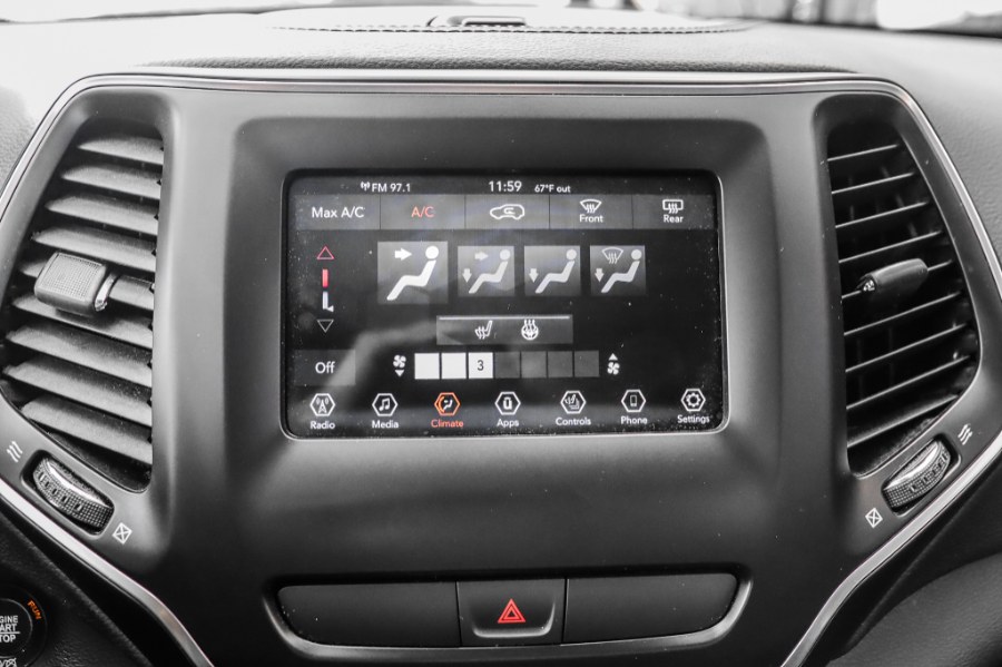 Used Jeep Cherokee Latitude Plus 4x4 2019 | 26 Motors Corp. Bronx, New York Used Jeep Cherokee Latitude Plus 4x4 2019 | 26 Motors Corp. Bronx, New York