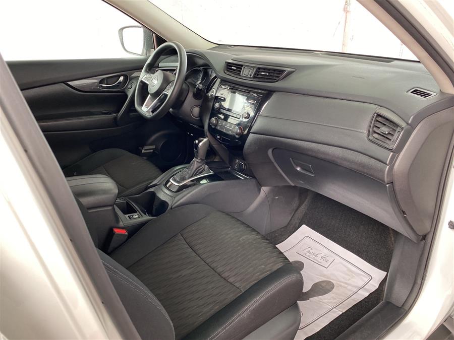 Used Nissan Rogue S 2017 | Queens Auto Mall. Richmond Hill, New York Used Nissan Rogue S 2017 | Queens Auto Mall. Richmond Hill, New York