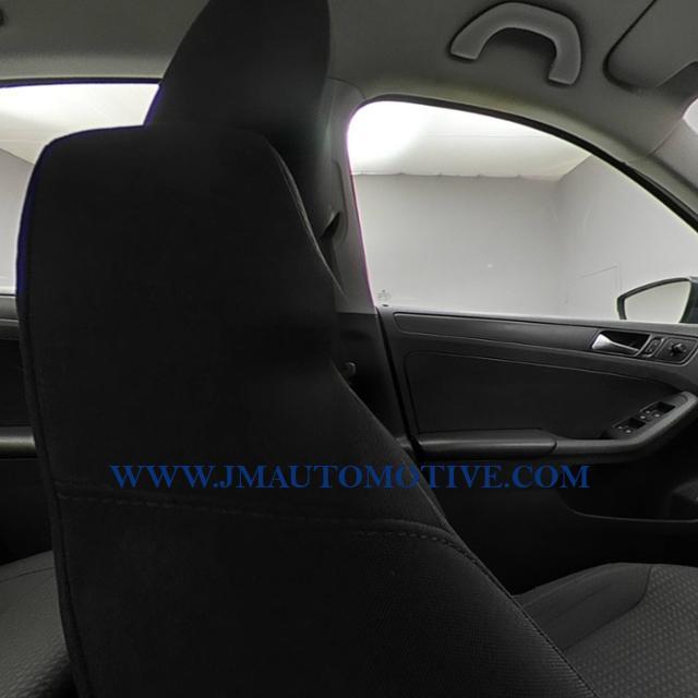 2016 Volkswagen Jetta 4dr Auto 1.4T S w/Technology, available for sale in Naugatuck, Connecticut | J&M Automotive Sls&Svc LLC. Naugatuck, Connecticut 2016 Volkswagen Jetta 4dr Auto 1.4T S w/Technology, available for sale in Naugatuck, Connecticut | J&M Automotive Sls&Svc LLC. Naugatuck, Connecticut
