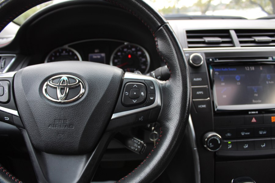 Used Toyota Camry 4dr Sdn I4 Auto SE 2016 | Great Neck Car Buyers & Sellers. Great Neck, New York Used Toyota Camry 4dr Sdn I4 Auto SE 2016 | Great Neck Car Buyers & Sellers. Great Neck, New York