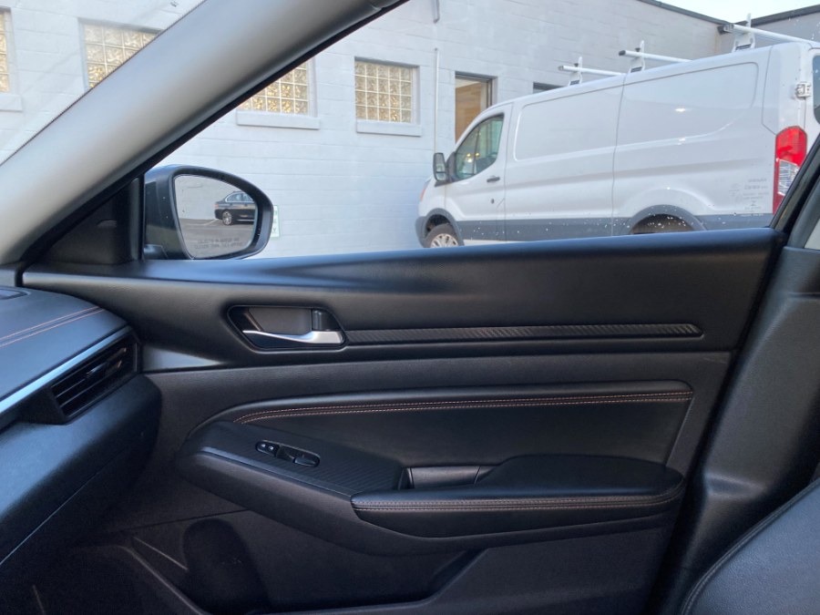 Used Nissan Altima 2.5 SR Sedan 2020 | Inman Motors Sales. Medford, Massachusetts Used Nissan Altima 2.5 SR Sedan 2020 | Inman Motors Sales. Medford, Massachusetts