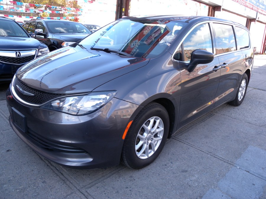 Used Chrysler Pacifica LX FWD 2017 | Carsbuck Inc.. Brooklyn, New York Used Chrysler Pacifica LX FWD 2017 | Carsbuck Inc.. Brooklyn, New York