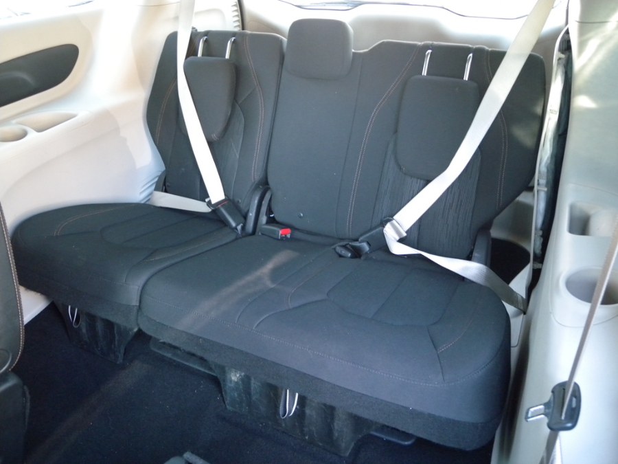Used Chrysler Pacifica LX FWD 2017 | Carsbuck Inc.. Brooklyn, New York Used Chrysler Pacifica LX FWD 2017 | Carsbuck Inc.. Brooklyn, New York