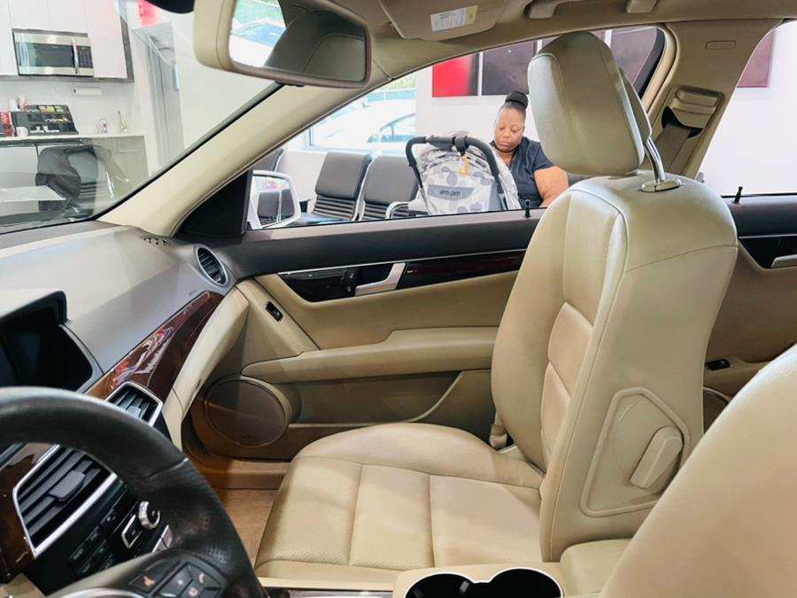 Used Mercedes-Benz C-Class 4dr Sdn C300 Sport 4MATIC 2013 | Luxury Motor Club. Franklin Square, New York Used Mercedes-Benz C-Class 4dr Sdn C300 Sport 4MATIC 2013 | Luxury Motor Club. Franklin Square, New York