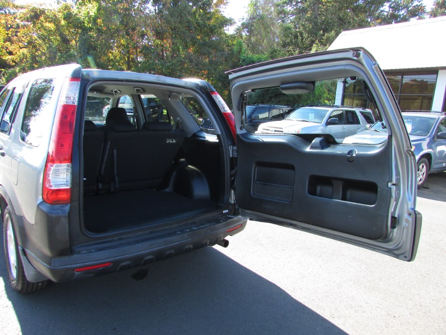 Used Honda CR-V 2WD LX AT 2005 | United Auto Sales of E Windsor, Inc. East Windsor, Connecticut Used Honda CR-V 2WD LX AT 2005 | United Auto Sales of E Windsor, Inc. East Windsor, Connecticut