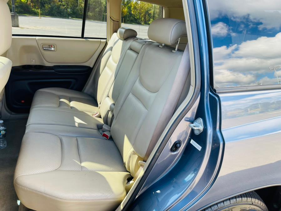 Used Toyota Highlander 4dr V6 2002 | Supreme Automotive. New Britain, Connecticut Used Toyota Highlander 4dr V6 2002 | Supreme Automotive. New Britain, Connecticut
