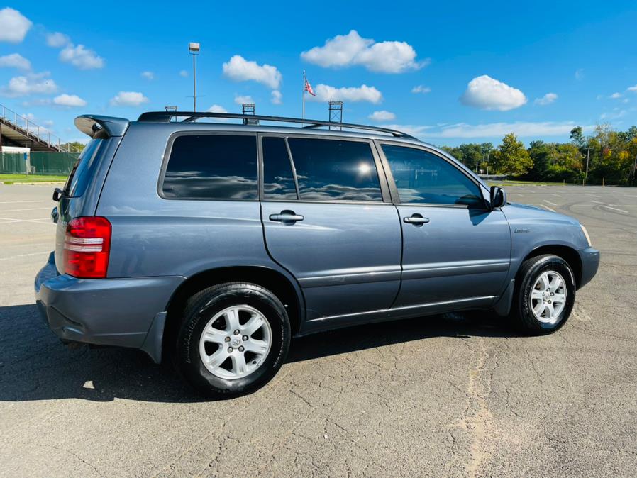 Used Toyota Highlander 4dr V6 2002 | Supreme Automotive. New Britain, Connecticut Used Toyota Highlander 4dr V6 2002 | Supreme Automotive. New Britain, Connecticut