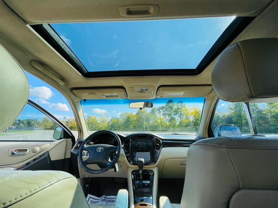 Used Toyota Highlander 4dr V6 2002 | Supreme Automotive. New Britain, Connecticut Used Toyota Highlander 4dr V6 2002 | Supreme Automotive. New Britain, Connecticut