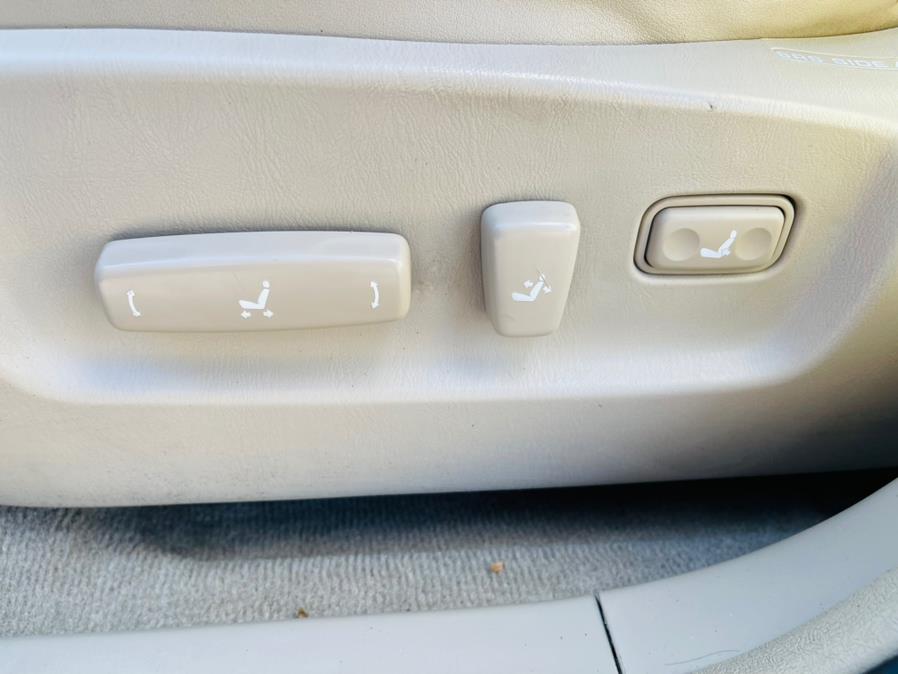Used Toyota Highlander 4dr V6 2002 | Supreme Automotive. New Britain, Connecticut Used Toyota Highlander 4dr V6 2002 | Supreme Automotive. New Britain, Connecticut