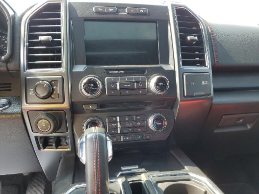 Used Ford F-150 Lariat 4WD SuperCrew 5.5'' Box 2018 | 26 Motors Corp. Bronx, New York Used Ford F-150 Lariat 4WD SuperCrew 5.5'' Box 2018 | 26 Motors Corp. Bronx, New York