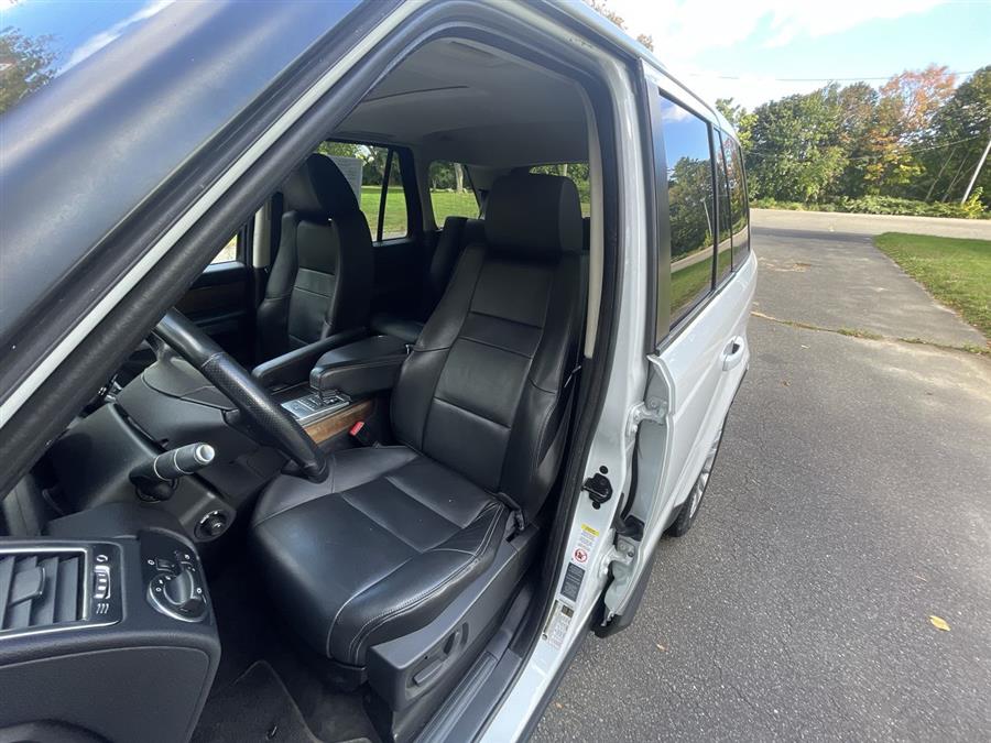 2013 Land Rover Range Rover Sport 4WD 4dr HSE, available for sale in Stratford, Connecticut | Wiz Leasing Inc. Stratford, Connecticut 2013 Land Rover Range Rover Sport 4WD 4dr HSE, available for sale in Stratford, Connecticut | Wiz Leasing Inc. Stratford, Connecticut
