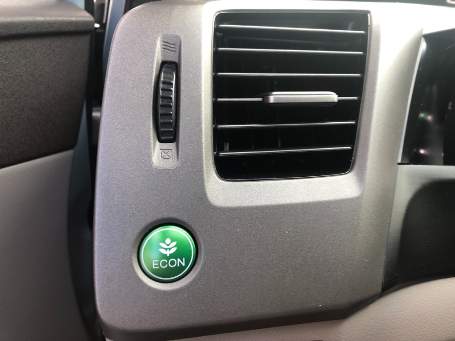 2012 Honda Civic Sdn 4dr Auto LX PZEV, available for sale in Bristol, Connecticut | Bristol Auto Center LLC. Bristol, Connecticut 2012 Honda Civic Sdn 4dr Auto LX PZEV, available for sale in Bristol, Connecticut | Bristol Auto Center LLC. Bristol, Connecticut