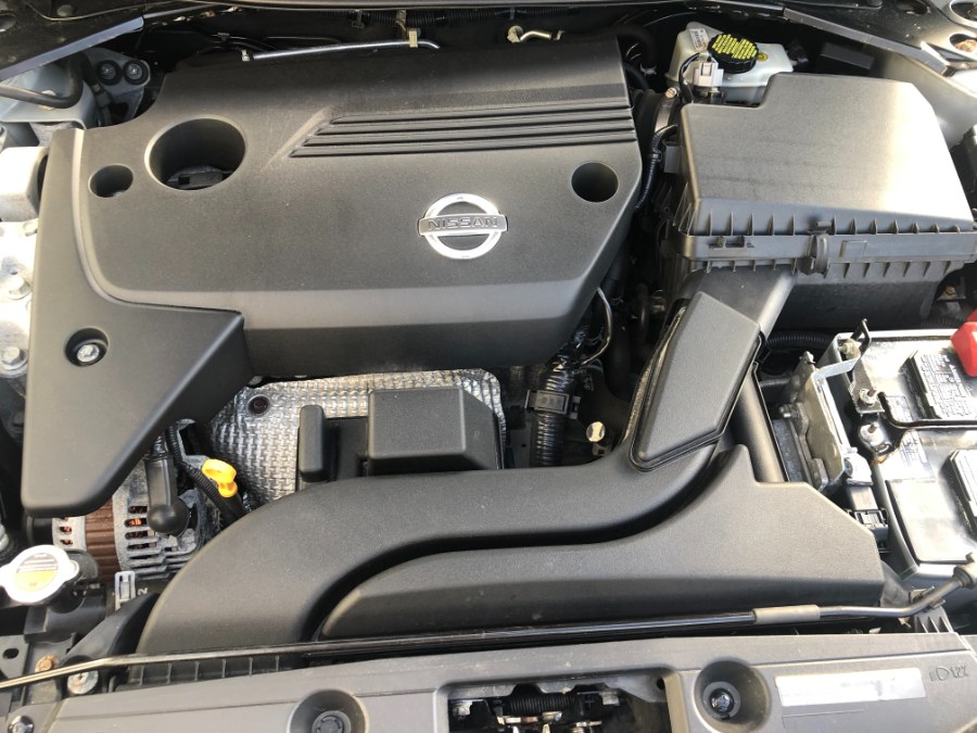 Used Nissan Altima 4dr Sdn I4 2.5 S 2015 | Bristol Auto Center LLC. Bristol, Connecticut Used Nissan Altima 4dr Sdn I4 2.5 S 2015 | Bristol Auto Center LLC. Bristol, Connecticut
