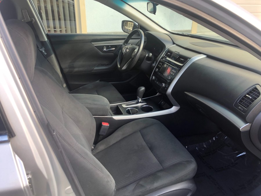 Used Nissan Altima 4dr Sdn I4 2.5 S 2015 | Bristol Auto Center LLC. Bristol, Connecticut Used Nissan Altima 4dr Sdn I4 2.5 S 2015 | Bristol Auto Center LLC. Bristol, Connecticut