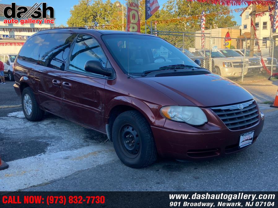 Used Chrysler Town & Country LWB 4dr Wgn LX 2007 | Dash Auto Gallery Inc.. Newark, New Jersey Used Chrysler Town & Country LWB 4dr Wgn LX 2007 | Dash Auto Gallery Inc.. Newark, New Jersey