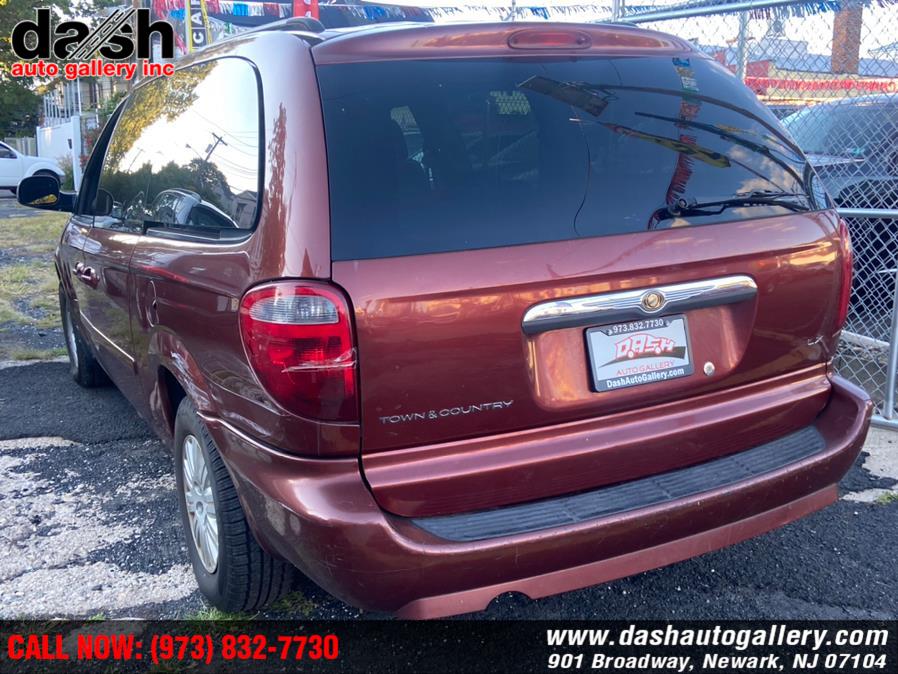 Used Chrysler Town & Country LWB 4dr Wgn LX 2007 | Dash Auto Gallery Inc.. Newark, New Jersey Used Chrysler Town & Country LWB 4dr Wgn LX 2007 | Dash Auto Gallery Inc.. Newark, New Jersey