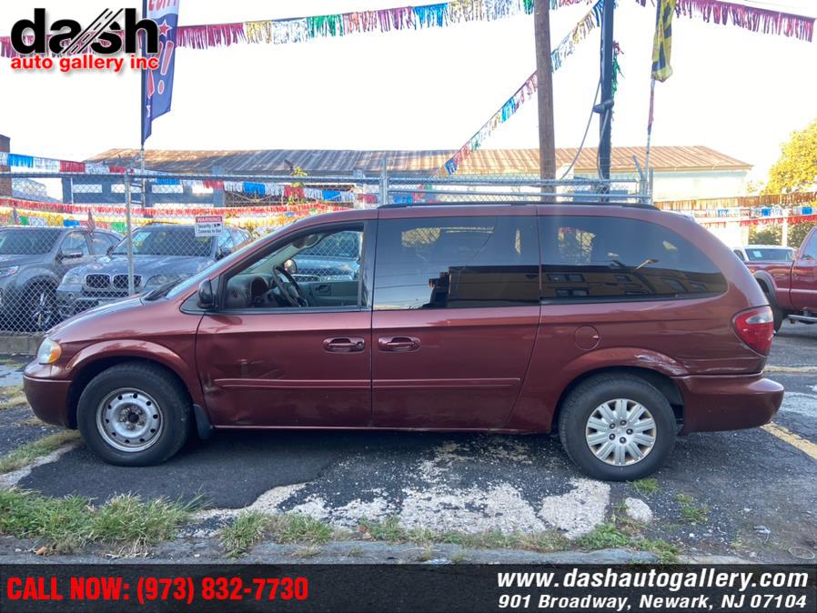 Used Chrysler Town & Country LWB 4dr Wgn LX 2007 | Dash Auto Gallery Inc.. Newark, New Jersey Used Chrysler Town & Country LWB 4dr Wgn LX 2007 | Dash Auto Gallery Inc.. Newark, New Jersey