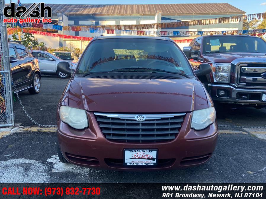 Used Chrysler Town & Country LWB 4dr Wgn LX 2007 | Dash Auto Gallery Inc.. Newark, New Jersey Used Chrysler Town & Country LWB 4dr Wgn LX 2007 | Dash Auto Gallery Inc.. Newark, New Jersey