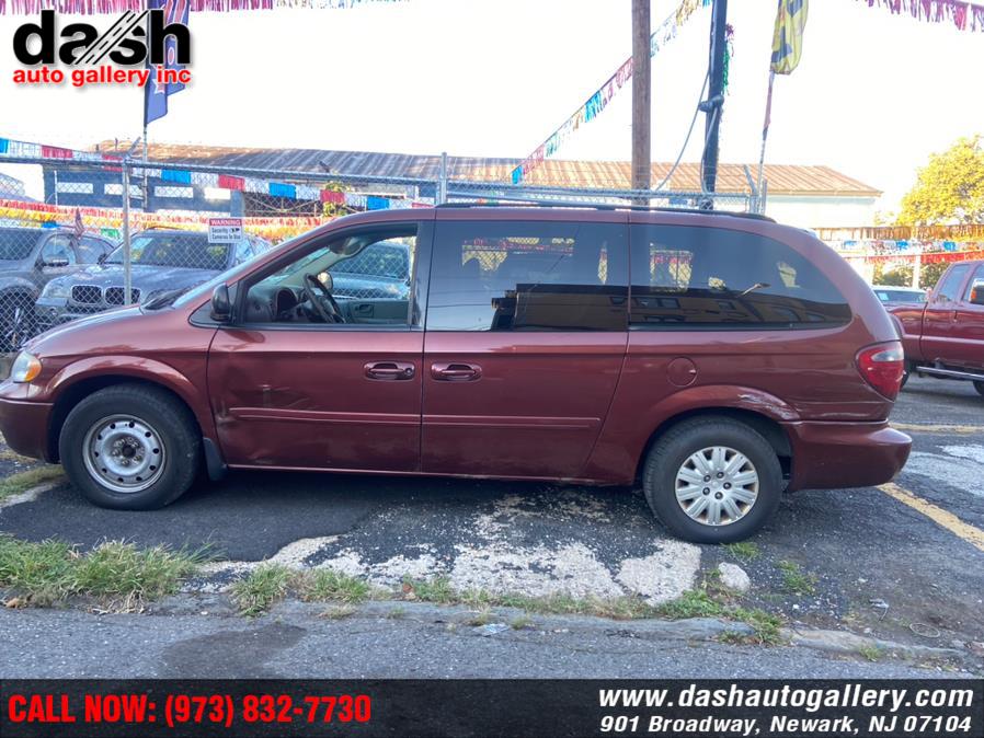 Used Chrysler Town & Country LWB 4dr Wgn LX 2007 | Dash Auto Gallery Inc.. Newark, New Jersey Used Chrysler Town & Country LWB 4dr Wgn LX 2007 | Dash Auto Gallery Inc.. Newark, New Jersey