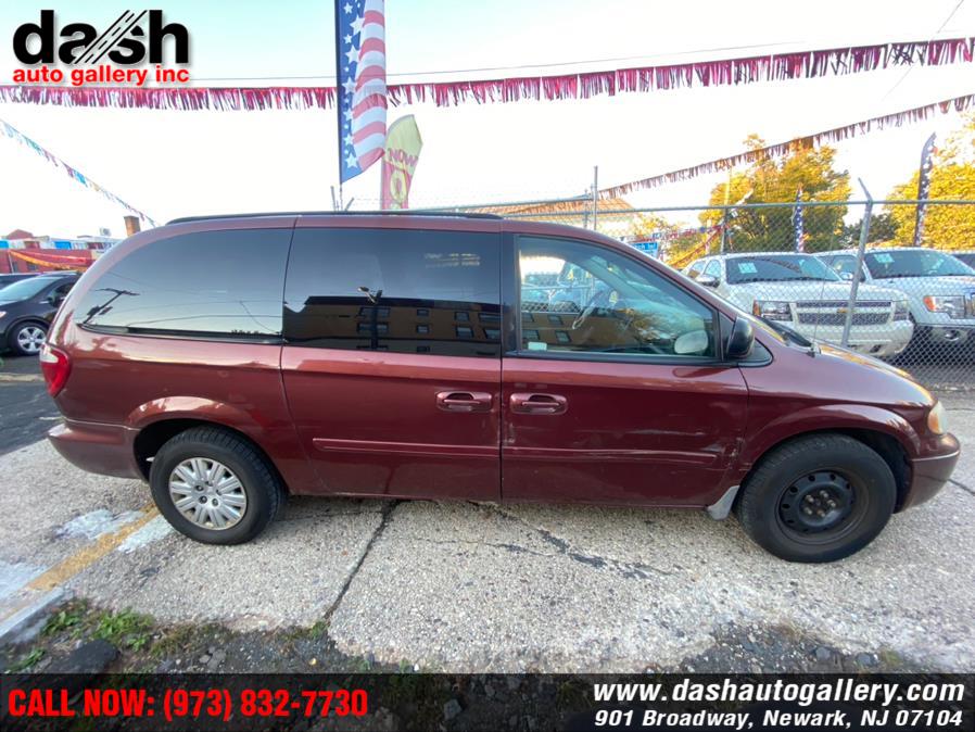 Used Chrysler Town & Country LWB 4dr Wgn LX 2007 | Dash Auto Gallery Inc.. Newark, New Jersey Used Chrysler Town & Country LWB 4dr Wgn LX 2007 | Dash Auto Gallery Inc.. Newark, New Jersey