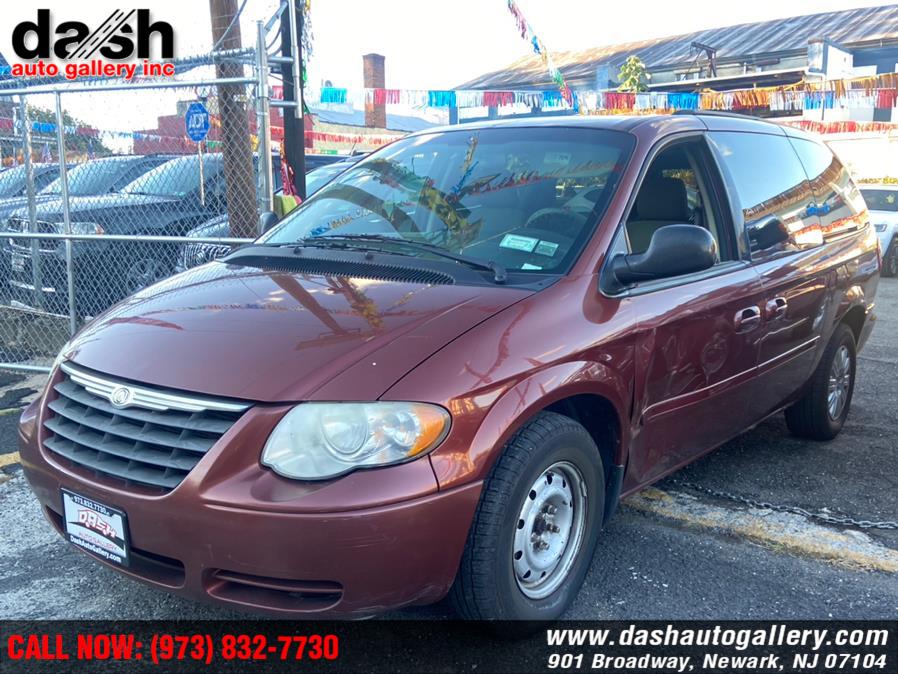 Used Chrysler Town & Country LWB 4dr Wgn LX 2007 | Dash Auto Gallery Inc.. Newark, New Jersey Used Chrysler Town & Country LWB 4dr Wgn LX 2007 | Dash Auto Gallery Inc.. Newark, New Jersey